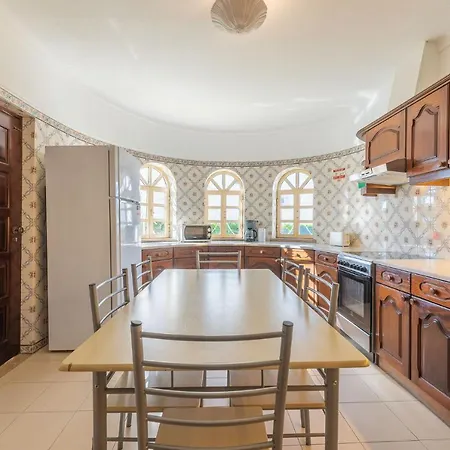 Charming 4-bed In Albufeira, 800m To Beach * Albufeira