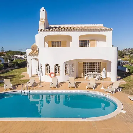 Charming 4-bed In Albufeira, 800m To Beach *